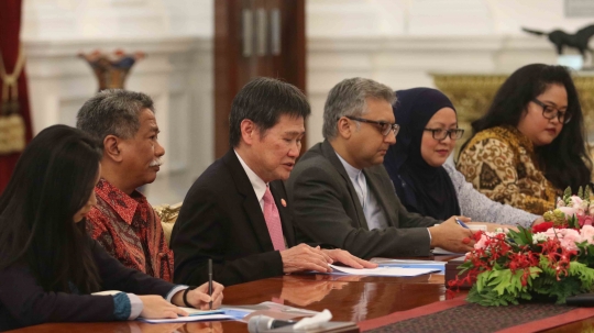 Suasana pertemuan Jokowi dengan Sekjen Asean di Istana