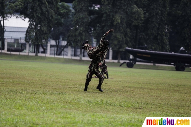 Foto : Melihat ketangguhan prajurit Kopassus saat bela 