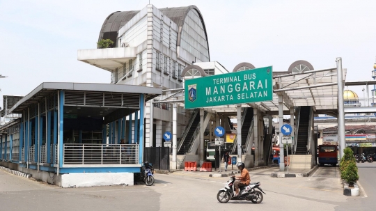 Eskalator rusak di Terminal Manggarai terbengkalai