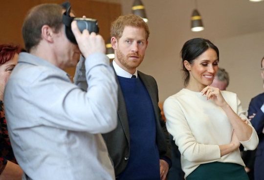 Reaksi Pangeran Harry dan Meghan Markle saat diperlihatkan potongan tubuh