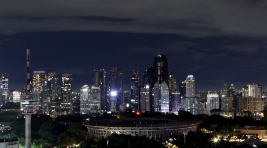 Potret Stadion GBK tanpa gemerlap cahaya saat perayaan Earth Hour