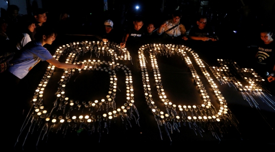 Potret Stadion GBK tanpa gemerlap cahaya saat perayaan Earth Hour