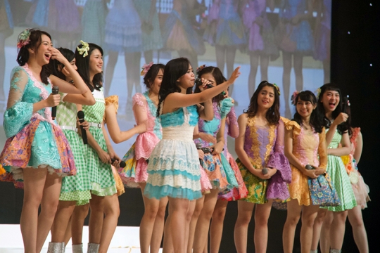 Melihat serunya konser kelulusan Melody JKT48