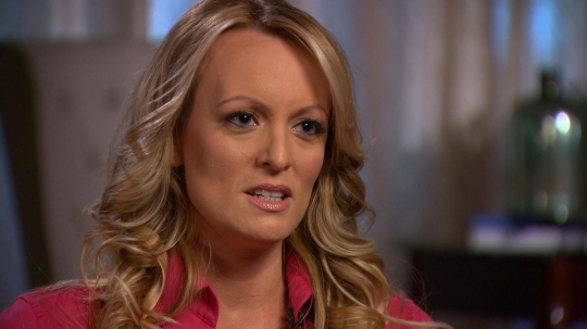 Ini Stormy Daniels, bintang porno selingkuhan Donald Trump