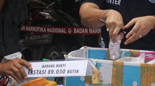 BNN musnahkan ribuan ekstasi dan 150 kg sabu