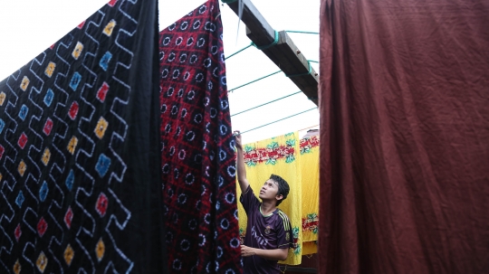 Melihat lebih dekat pembuatan kain adat Suku Banjar