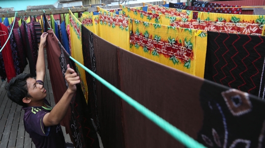 Melihat lebih dekat pembuatan kain adat Suku Banjar