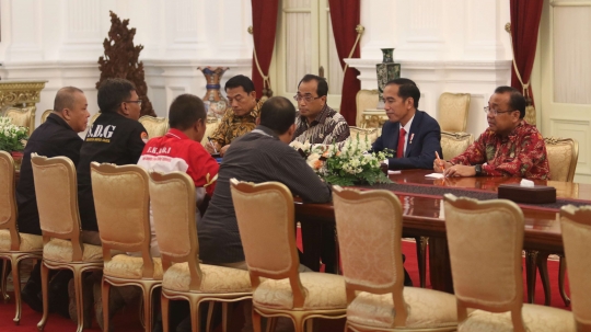 Presiden Jokowi terima perwakilan ojek online di Istana