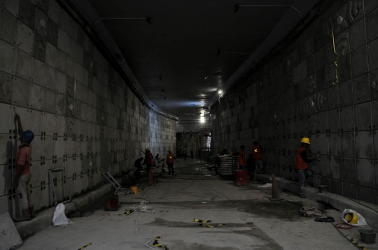 Menelusuri underpass Matraman yang bercabang dua