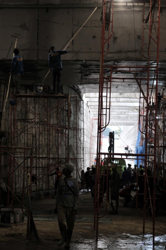 Menelusuri underpass Matraman yang bercabang dua