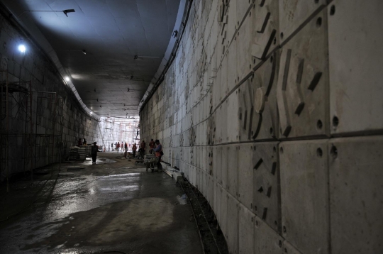 Menelusuri underpass Matraman yang bercabang dua