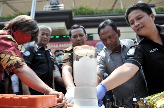 Polres Jakarta Utara musnahkan 382 gram sabu dan 39 kg ganja