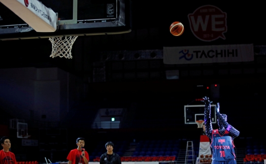 Canggih, robot pemain basket ini punya akurasi tembakan sempurna