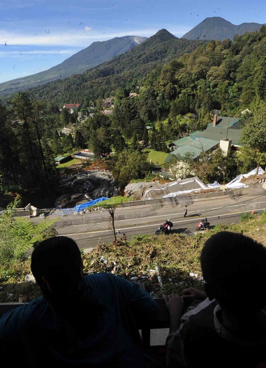 Jalur puncak kembali ditutup akibat longsor di Ciloto
