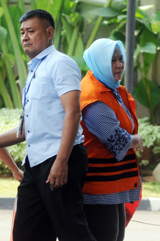 Panitera PN Tangerang Tuti Atika diperiksa KPK terkait suap