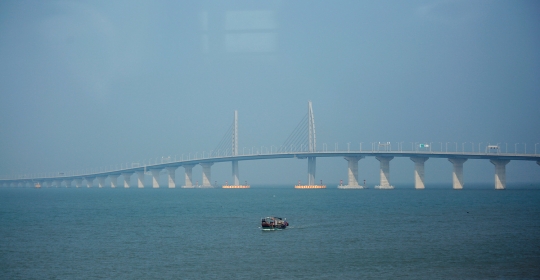 Jembatan lintas laut terpanjang dunia segera dibuka, begini penampakannya