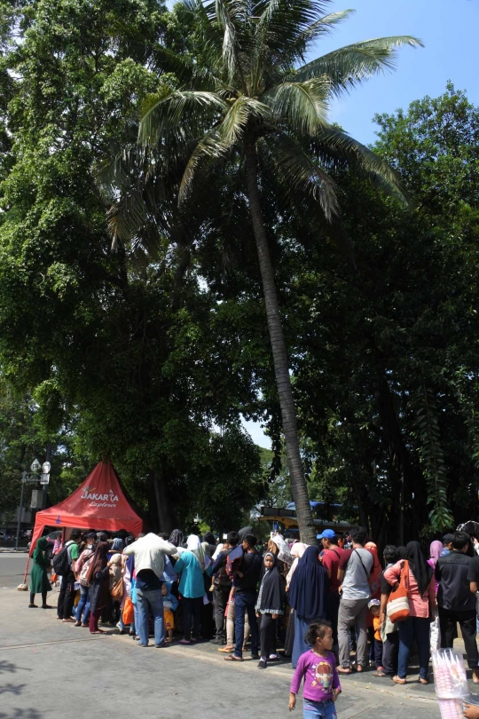 Serunya berkeliling Jakarta naik bus tingkat City Tour