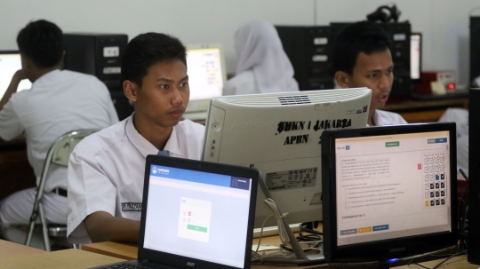 Pelajar SMK se-Indonesia jalani UN berbasis komputer