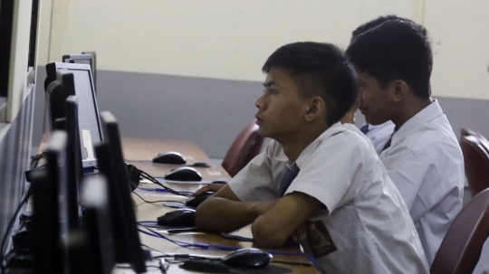 Pelajar SMK se-Indonesia jalani UN berbasis komputer