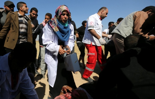 Perjuangan paramedis Palestina di tengah bentrokan