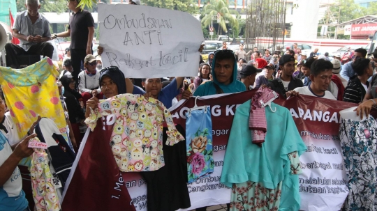 Tuntut keadilan, PKL Tanah Abang gelar lapak di Ombudsman
