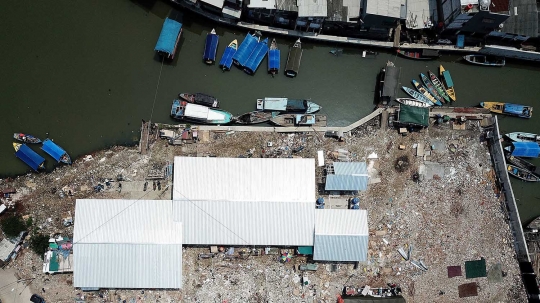 Menengok shelter Kampung Aquarium dari ketinggian