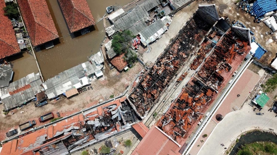 Ini penampakan dari udara Museum Bahari yang terbakar