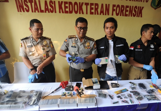 Polisi rilis barang bukti pelaku skimming asal Bulgaria