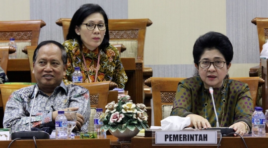 Menkes Nila F Moeloek hadiri rapat kerja dengan Komisi IX DPR