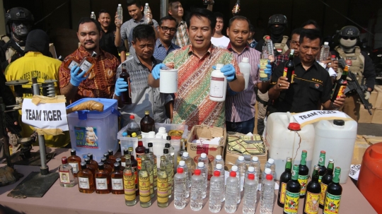 Polisi amankan 4.314 botol miras berbagai merek