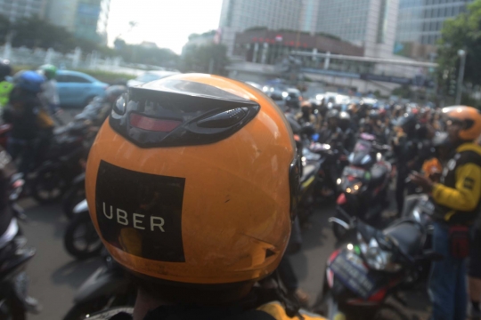 Konvoi perpisahan Uber di Bundaran HI