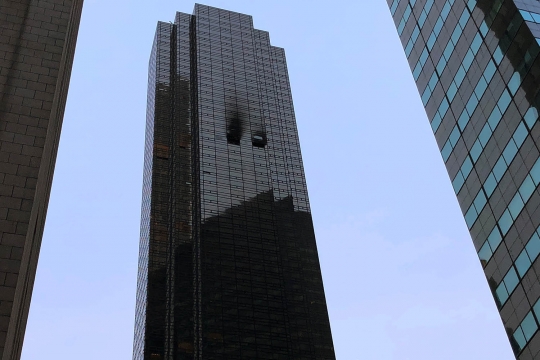 Lantai 50 Trump Tower terbakar, 1 orang tewas