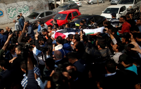 Duka selimuti pemakaman jurnalis Palestina yang tewas ditembak Israel