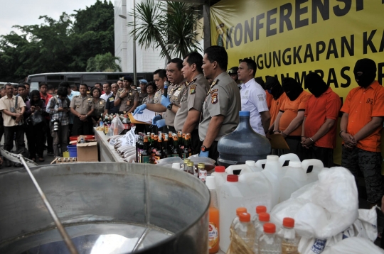 Mapolres Jaksel rilis miras oplosan yang bikin tewas puluhan orang