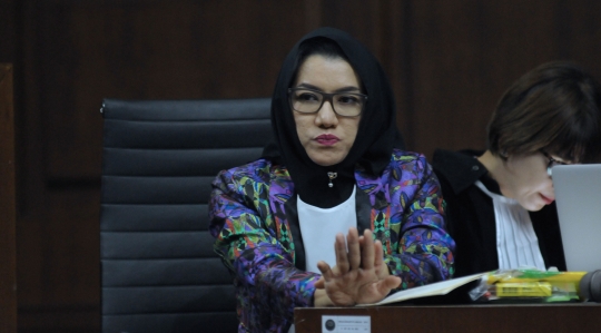 Ragam ekspresi Rita Widyasari saat ikuti sidang lanjutan