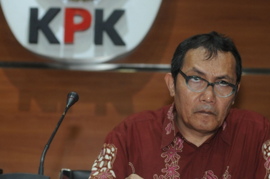 KPK tunjukkan barang bukti OTT ratusan juta Bupati Bandung Barat, Abubakar
