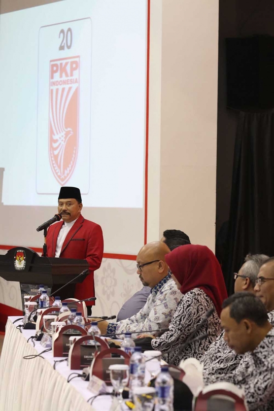 Semringah Hendropriyono saat PKPI terima nomor urut dari KPU