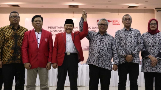 Semringah Hendropriyono saat PKPI terima nomor urut dari KPU