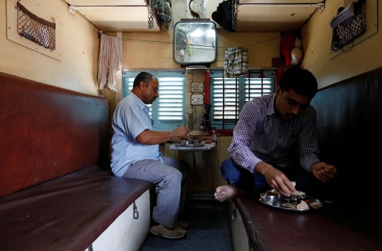 Lifeline Express, kereta medis pembawa harapan untuk warga pelosok India