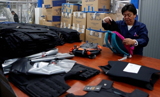 Marak penembakan, Kolombia produksi ransel antipeluru untuk anak-anak