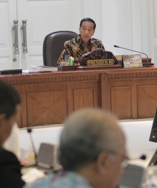 Bahas pengadaan rumah PNS, Jokowi rapat dengan sejumlah Dirut Bank