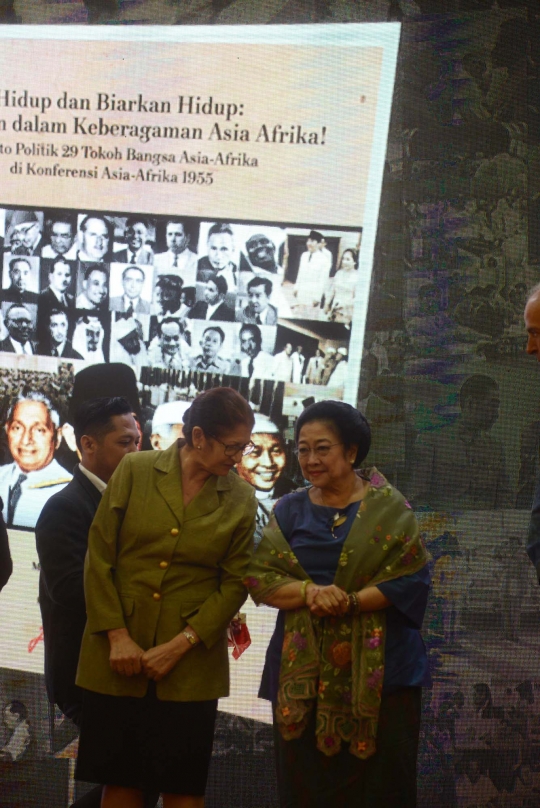 Megawati hadiri seminar 