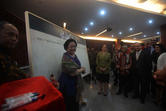 Megawati hadiri seminar 