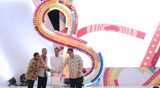 Presiden Jokowi buka IIMS 2018 bersama Menteri Perindustrian