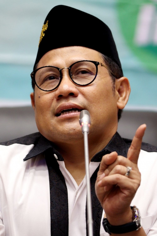 Cak Imin beri pemahaman parlemen kepada para santri di Senayan