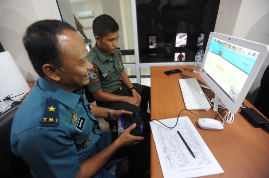 Melihat pelatihan calon pilot di pabrik drone pertama di Indonesia