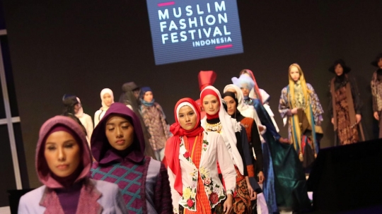 Model-model cantik berbusana muslim meriahkan Muffest 2018