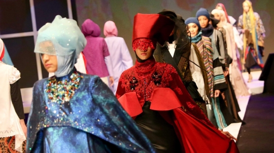 Model-model cantik berbusana muslim meriahkan Muffest 2018