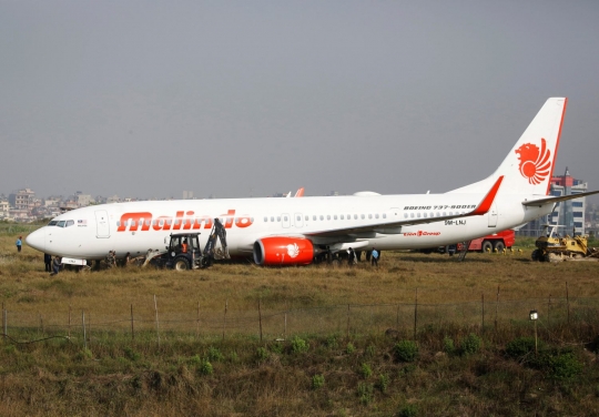 Tergelincir di Nepal, Malindo Air jadi tontonan warga