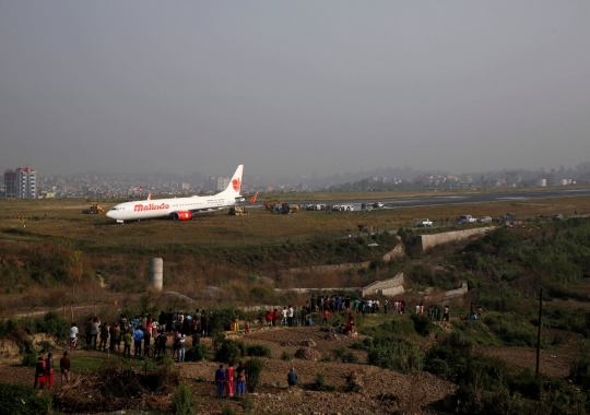 Tergelincir di Nepal, Malindo Air jadi tontonan warga